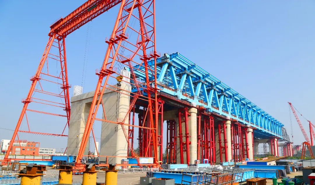 中国中铁近期进展速览：北沿江高铁转体成功，成昆铁路眉山站升级