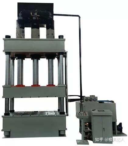 塑胶模具结构组成_两板模 三板模_浇注系统成型系统