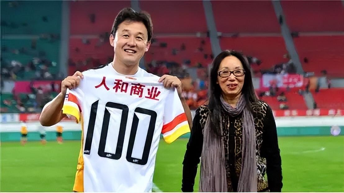 戴秀丽的儿子_女首富戴秀丽 离婚原因 托尼霍肯婚姻故事