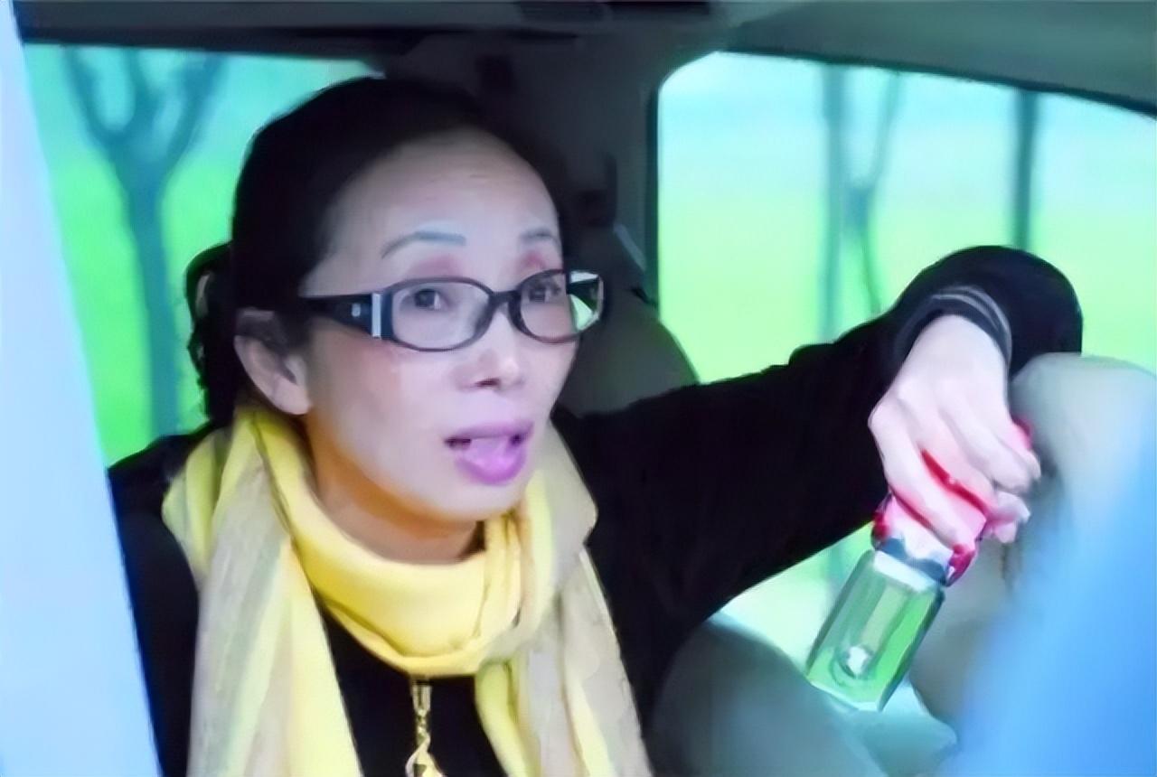 女首富戴秀丽 离婚原因 托尼霍肯婚姻故事_戴秀丽的儿子