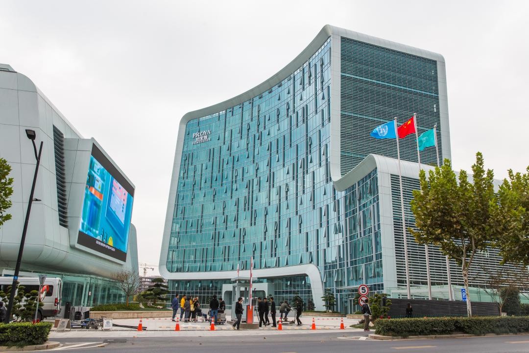 2024年化妆品行业上市公司零售额下降_化妆品上市公司有哪些_十大化妆品上市公司营收变化分析