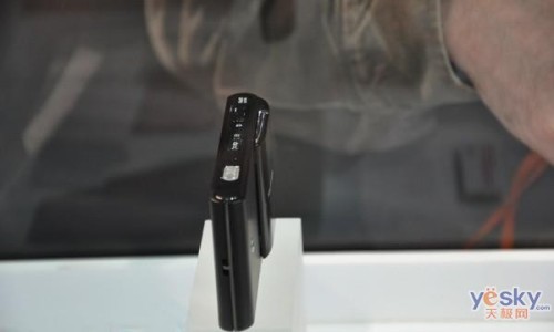 索尼爱立信Satio全面铺货1200W强机售4280