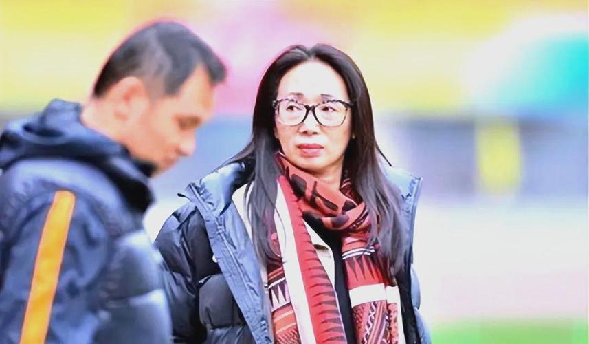 中国职业足坛首位美女老板戴秀丽 离婚 丈夫厌倦富人生活_女富豪戴秀丽离婚记