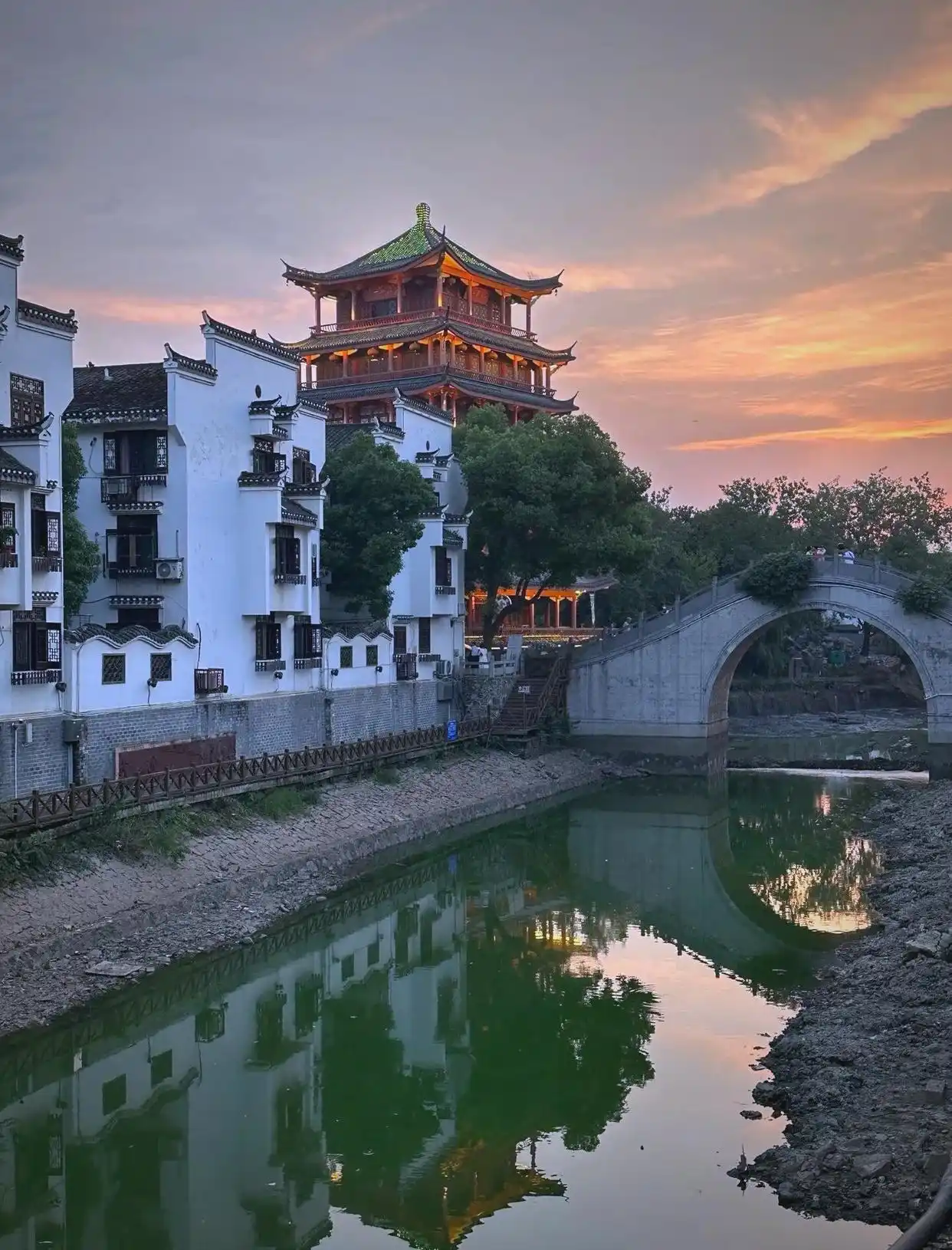 安徽古镇哪个最值得去_安徽古镇旅游攻略_安徽免费古镇推荐