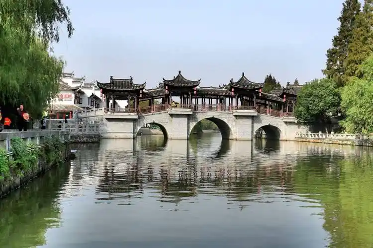 安徽古镇旅游攻略_安徽古镇哪个最值得去_安徽免费古镇推荐