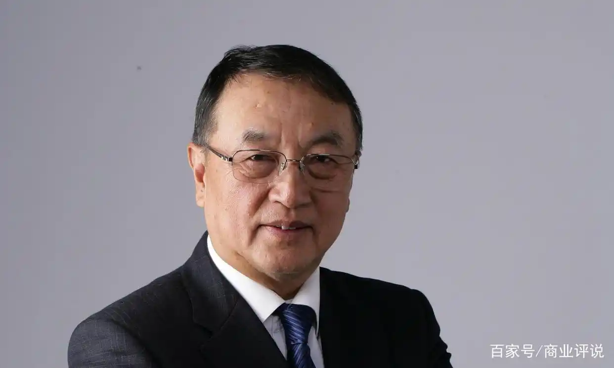 联想何时收购摩托罗拉？负债9成商誉300亿，杨元庆还骄傲吗