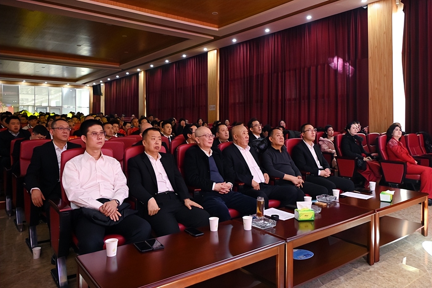 阳泉煤业2026年展望_路家村煤业2025年度工作汇报及2026年部署_山西阳泉盂县路家村煤业有限公司年度工作总结表彰大会