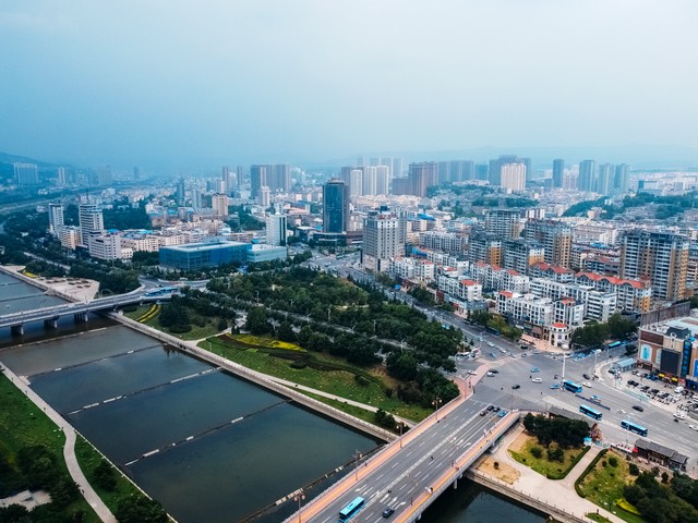 阳泉煤业2026年展望_阳泉市产业转型绿色蝶变_阳泉市交通路网升级