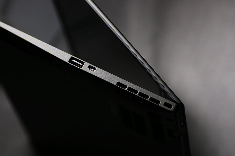 ThinkPad X1 Carbon review_Carbon fiber material laptop_thinkpad指示灯