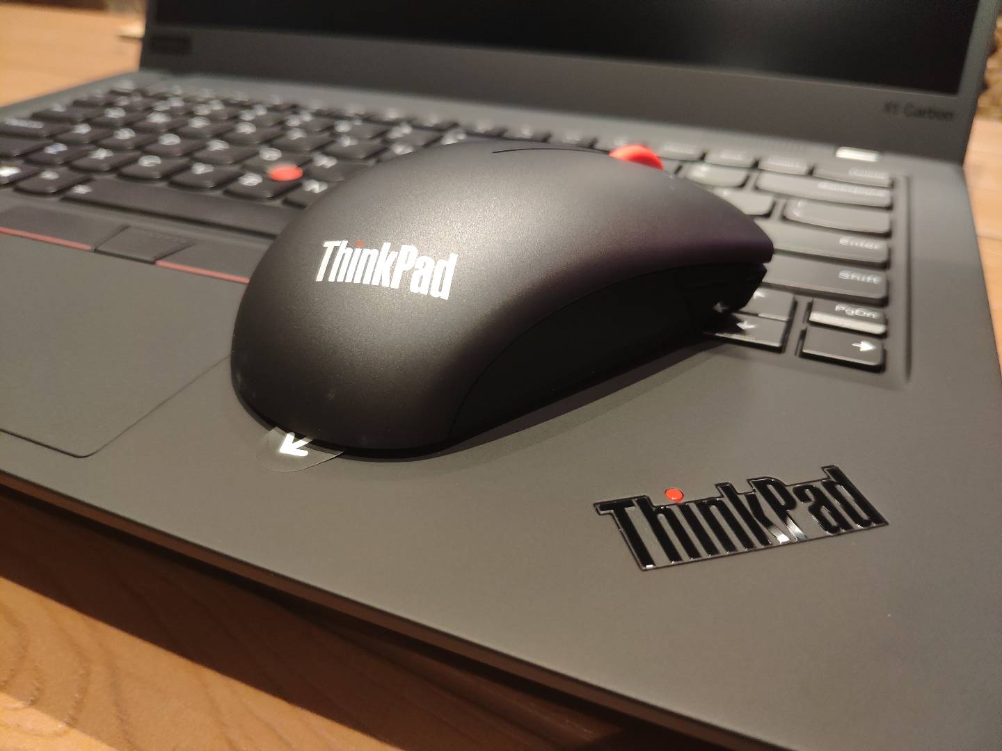 ThinkPad小红点鼠标评测_ThinkPad小黑鼠标蓝光双模_thinkpad指示灯