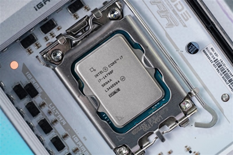 i7 7700K老将退役？新黑盒CPU缓存堪比i9